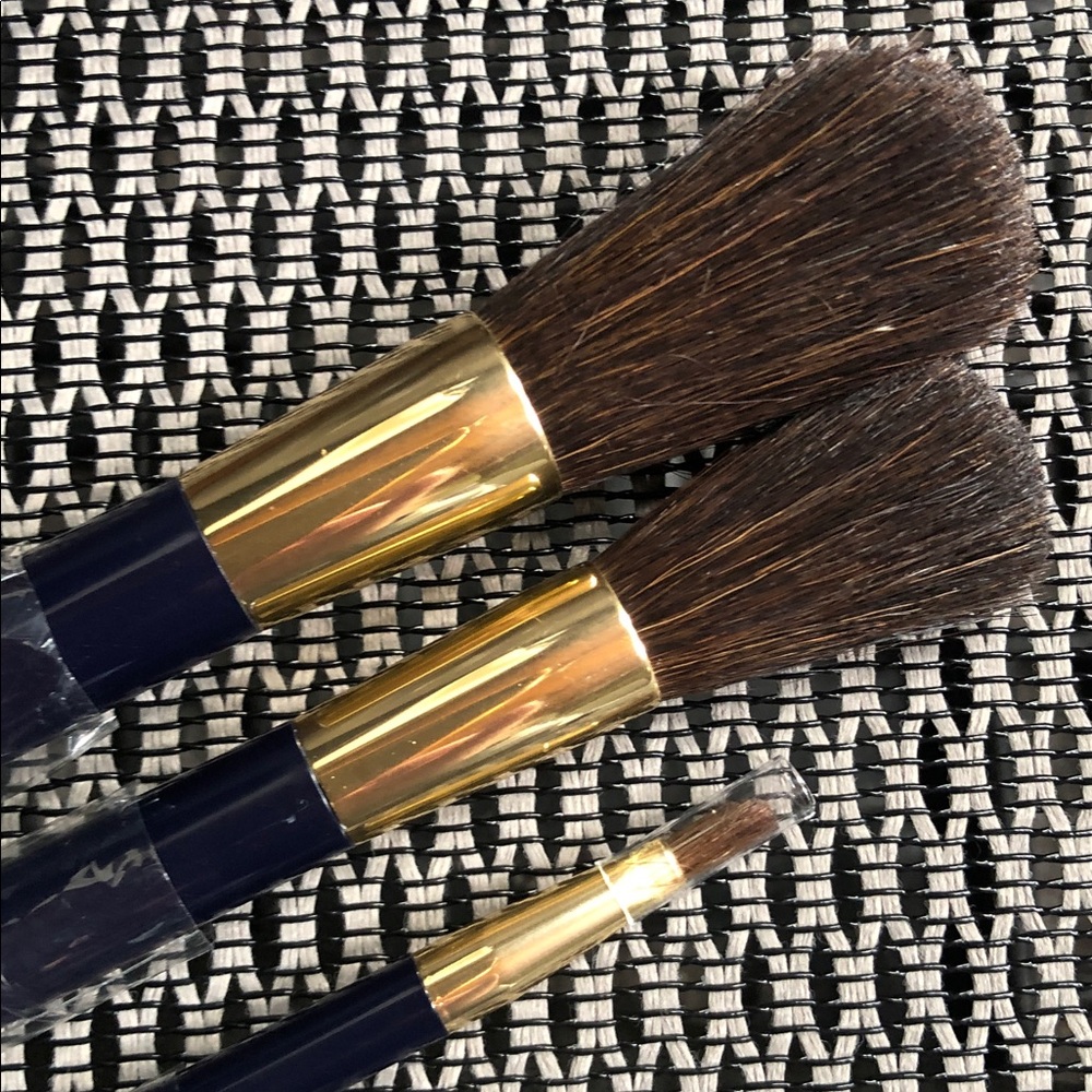 ESTEE LAUDER Travel Makeup Brushes Set of 3 Sizes- Powder, Blush, Lip Brush- New